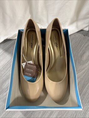 comfort plus by Predictions Beige Patent Round-Toe Pumps